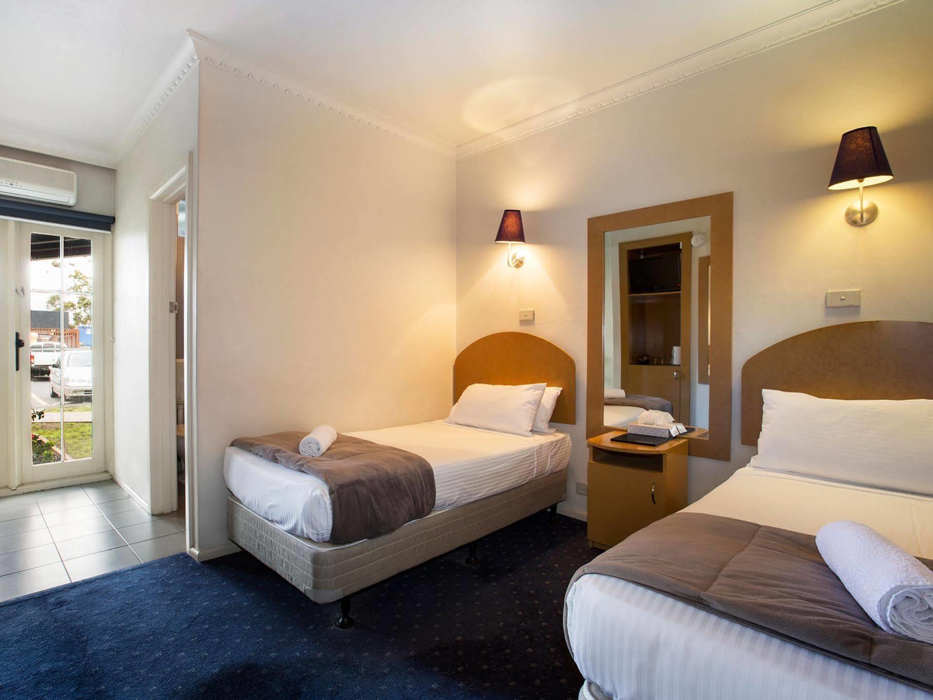 Nightcap At Skyways Hotel Melbourne Buitenkant foto