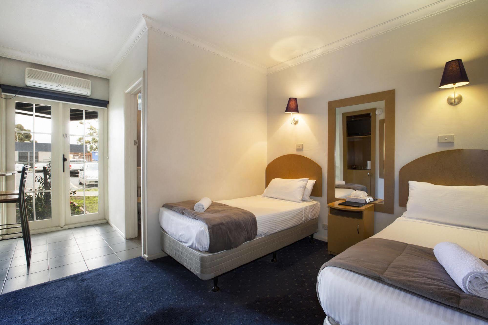 Nightcap At Skyways Hotel Melbourne Buitenkant foto