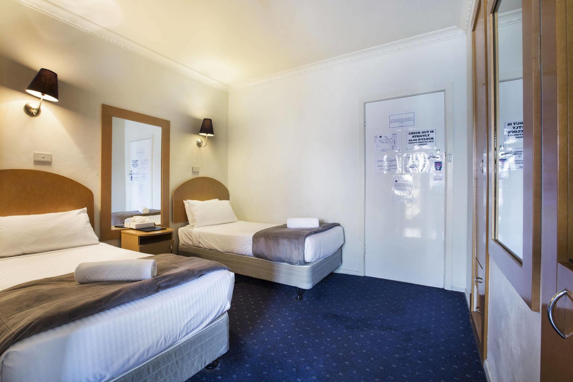 Nightcap At Skyways Hotel Melbourne Buitenkant foto