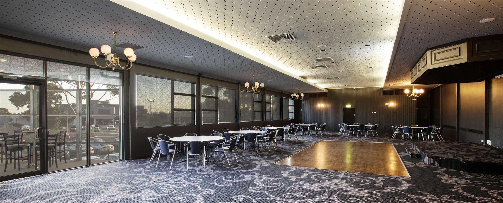 Nightcap At Skyways Hotel Melbourne Buitenkant foto